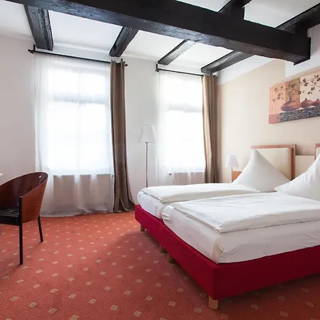 Halberstaedter Hof 3*